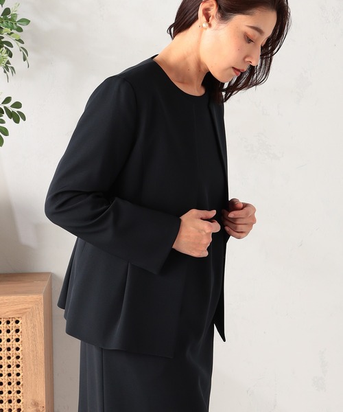 GALLORIA（ギャローリア）の「【セットアップで着られる】キレメクペプラムジャケット（ノーカラージャケット・レディース・ネイビー/ライトベージュ・L/LL/M/S）」の8枚目の写真