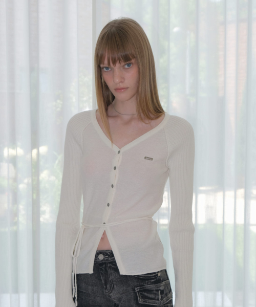 ORDINARY HOLIDAY（オーディナリー ホリデー）の「ANGORA V-NECK SLIM CARDIGAN [IVORY]（カーディガン/ボレロ・レディース・その他・FREE）」の2枚目の写真