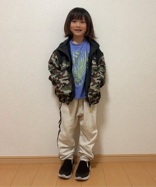 BREEZE（ブリーズ）の「【WEB限定】イロイログラフィックTシャツ（Tシャツ/カットソー・キッズ・グレー/エメラルド/オフホワイト/ライム/ピンク/グリーン/サックスブルー/パープル/ネイビー/チャコール/ベージュ・100/90/140/130/120/110/150）」の15枚目の写真