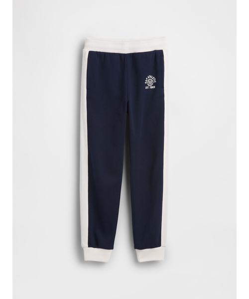GAP(ギャップ)の「Athleticロゴ トラックジョガーパンツ (キッズ)(スウェットパンツ・キッズ・ベージュ/ネイビー・160cm/150cm/140cm/120cm/130cm/110cm)」の9枚目の写真