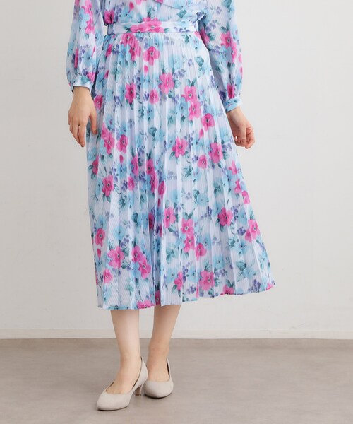 LAURA ASHLEY(ローラアシュレイ)の「【手洗い可/同柄アイテムあり】フリーサム ヘイズ柄 プリーツスカート(スカート・レディース・ホワイト系3/ブルー系5・38/40)」の2枚目の写真