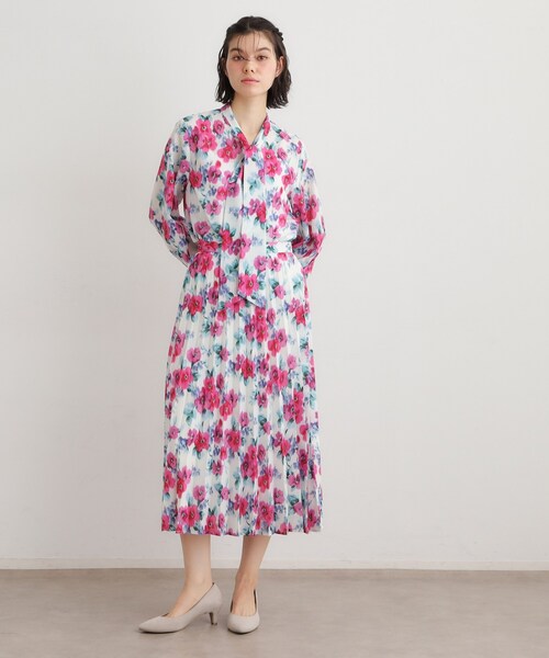 LAURA ASHLEY(ローラアシュレイ)の「【手洗い可/同柄アイテムあり】フリーサム ヘイズ柄 プリーツスカート(スカート・レディース・ホワイト系3/ブルー系5・38/40)」の5枚目の写真