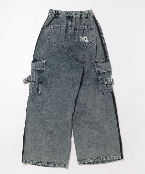 ANAP GiRL(アナップガール)の「タック入り ライン デニム カーゴ パンツ(その他パンツ・キッズ・ブラック/ライトブルー・M/S/XS)」の3枚目の写真