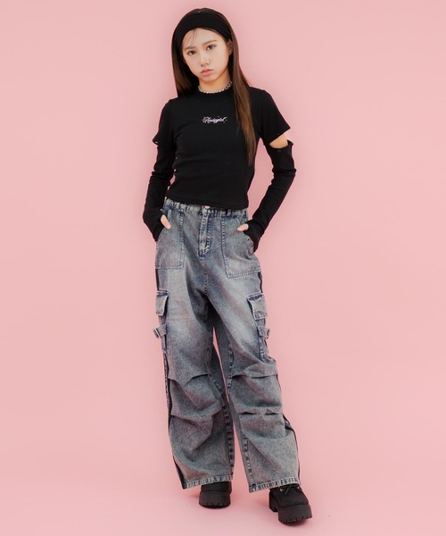 ANAP GiRL(アナップガール)の「タック入り ライン デニム カーゴ パンツ(その他パンツ・キッズ・ブラック/ライトブルー・M/S/XS)」の18枚目の写真