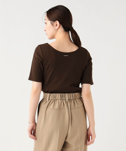 BEAMS HEART（ビームスハート）の「メタルチャーム スクエアネック Tシャツ（Tシャツ/カットソー・レディース・オフホワイト/ネイビー/グリーン/ブラウン・FREE）」の8枚目の写真