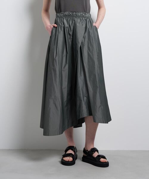 LANVIN en Bleu（ランバンオンブルー）の「メモリータフタ2WAYスカート（スカート・レディース・グレー/ブラック/ブラウン・36/38）」の2枚目の写真