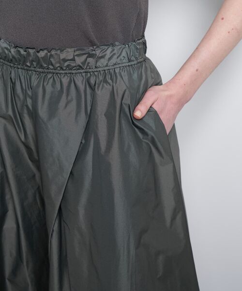 LANVIN en Bleu（ランバンオンブルー）の「メモリータフタ2WAYスカート（スカート・レディース・グレー/ブラック/ブラウン・36/38）」の18枚目の写真