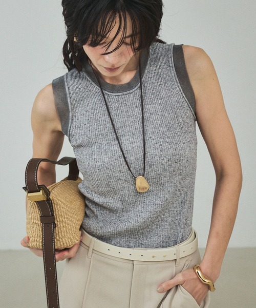 qualite（カリテ）の「シアーミックスリブノースリーブ/春服/夏服/レイヤード（ニット/セーター・レディース・グレー/ライトベージュ/グリーン・フリー）」の2枚目の写真