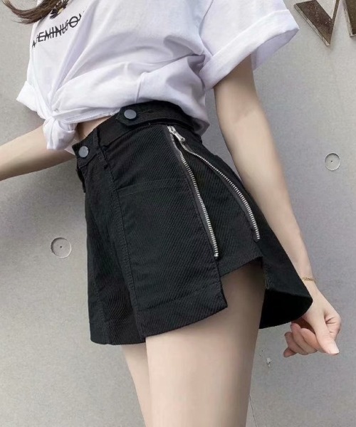 Ritzy(リッツィー)の「サイドジッパーショートパンツ(その他パンツ・レディース・ブラック/ベージュ・L/M)」の2枚目の写真