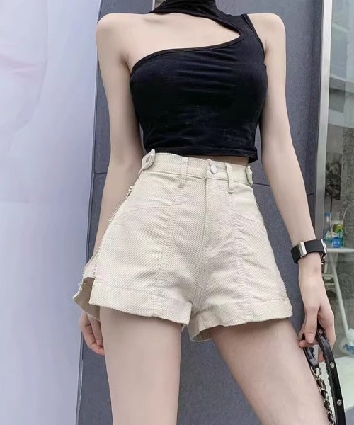 Ritzy(リッツィー)の「サイドジッパーショートパンツ(その他パンツ・レディース・ブラック/ベージュ・L/M)」の4枚目の写真