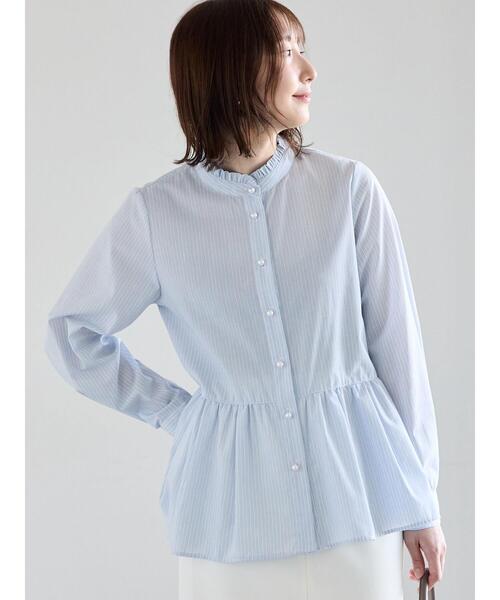 Te chichi（テチチ）の「パール釦スタンドフリルペプラムブラウス（シャツ/ブラウス・レディース・グレー/オフホワイト/サックスブルー/ピンク・F）」の5枚目の写真