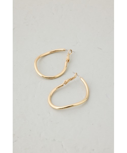 AZUL by moussy(アズールバイマウジー)の「ニュアンスカーブビッグフープピアス(ピアス(両耳用)・レディース・ゴールド系その他/シルバー・FREE)」の10枚目の写真