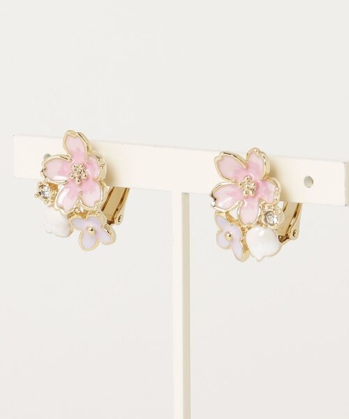 LANVIN en Bleu(ランバンオンブルー)の「桜 イヤリング(イヤリング・レディース・ピンク・ONE SIZE)」の4枚目の写真