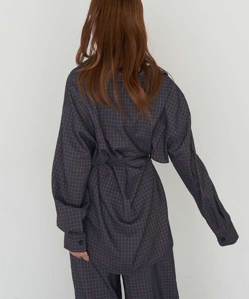 RAY CASSIN（レイカズン）の「【セットアップで着られる】オーバーサイズ胸刺繍チェックシャツ（シャツ/ブラウス・レディース・ベージュ系その他2/グレー系その他2/ネイビー・FREE）」の7枚目の写真