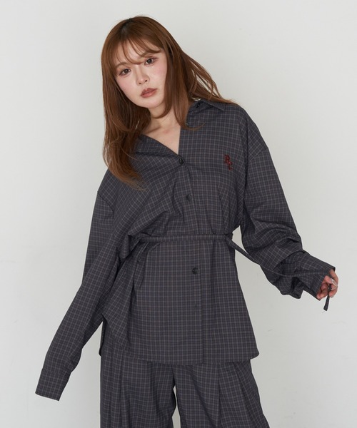 RAY CASSIN（レイカズン）の「【セットアップで着られる】オーバーサイズ胸刺繍チェックシャツ（シャツ/ブラウス・レディース・ベージュ系その他2/グレー系その他2/ネイビー・FREE）」の13枚目の写真