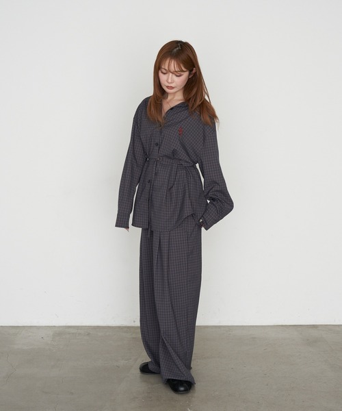 RAY CASSIN（レイカズン）の「【セットアップで着られる】オーバーサイズ胸刺繍チェックシャツ（シャツ/ブラウス・レディース・ベージュ系その他2/グレー系その他2/ネイビー・FREE）」の8枚目の写真