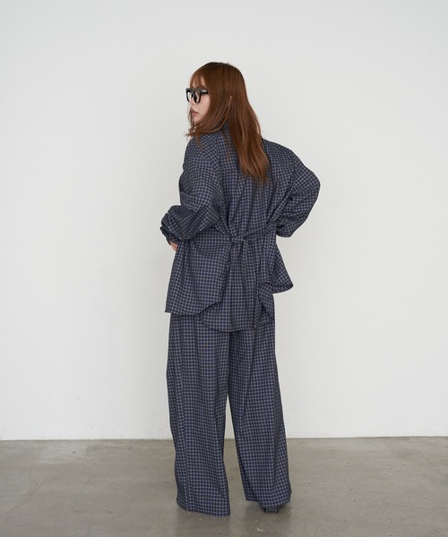 RAY CASSIN（レイカズン）の「【セットアップで着られる】オーバーサイズ胸刺繍チェックシャツ（シャツ/ブラウス・レディース・ベージュ系その他2/グレー系その他2/ネイビー・FREE）」の21枚目の写真