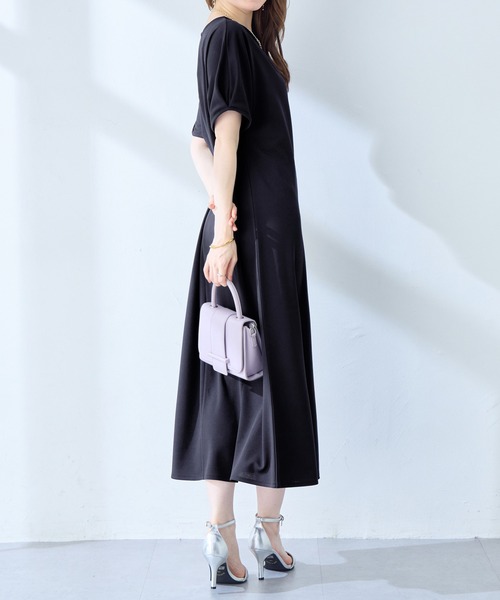 alotta(アロッタ)の「袖タックゆるワンピース(ワンピース・レディース・グレイッシュベージュ/ドット/ロイヤルブルー/ダークネイビー・M/L/LL)」の14枚目の写真