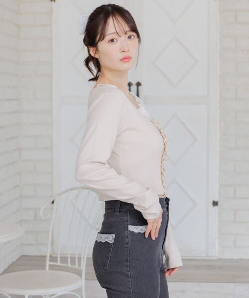 ems excite(エムズエキサイト)の「レースドッキングCT(Tシャツ/カットソー・レディース・チャコールグレー/ピンク/ナチュラル・FREE)」の5枚目の写真