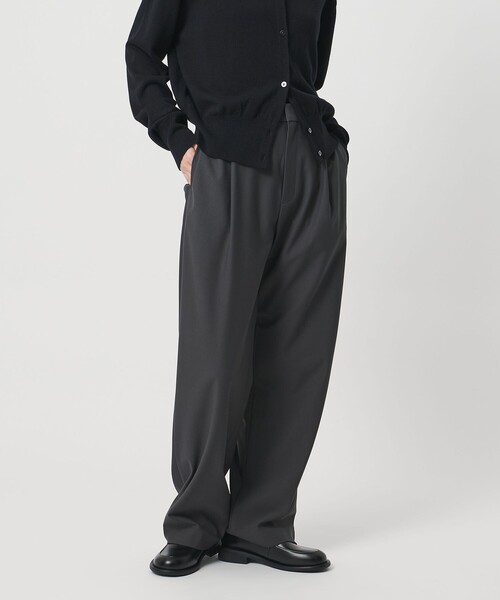 MARW UNITED ARROWS(マルゥ ユナイテッドアローズ)の「<MARW UNITED ARROWS>ジャージー タックパンツ(スラックス・レディース・ダークグレー/ブラック・34/36/38)」の2枚目の写真