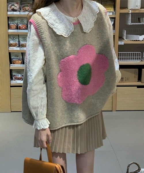 SHOUYO（ショウヨウ）の「花柄ニットベスト（ベスト・レディース・ベージュ/ピンク・M）」の5枚目の写真