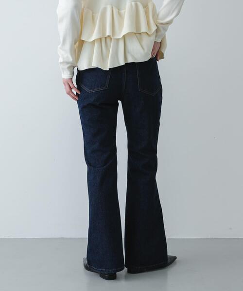 SENSE OF PLACE by URBAN RESEARCH(センスオブプレイスバイアーバンリサーチ)の「セミフレアデニム(デニムパンツ・レディース・ワンウォッシュ/インディゴブルー・MEDIUM/SMALL)」の5枚目の写真