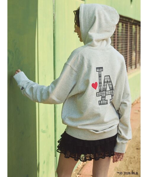 RESEXXY（リゼクシー）の「【MLB × New Era × RESEXXY】 SWEAT HOODIE（スウェット・レディース・グレー・FREE）」の11枚目の写真