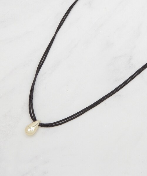 INDIVI（インディヴィ）の「【長さ調整自由】2連コード ドロップトップネックレス（ネックレス・レディース・シルバー/ゴールド・00）」の3枚目の写真