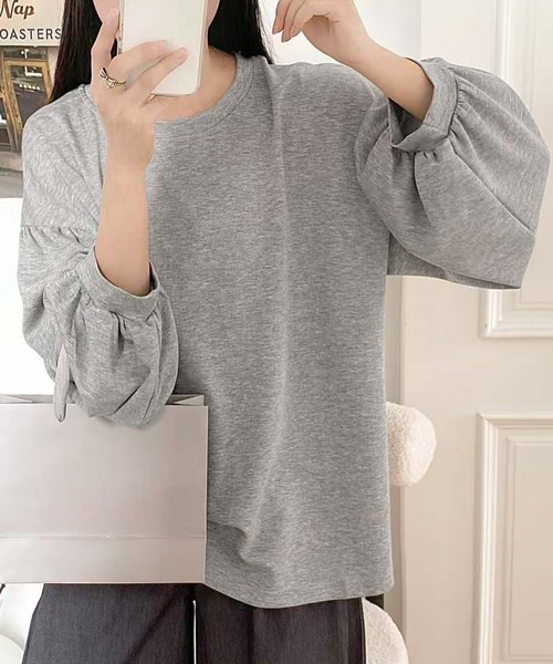 LOWO(ロワ)の「ボリュームスリーブ トップス プルオーバー 長袖(Tシャツ/カットソー・レディース・ベージュ/ホワイト/ブラック/グレー・FREE)」の3枚目の写真