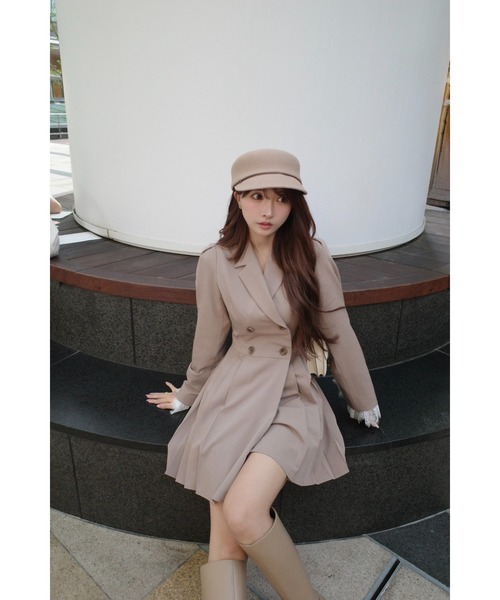 MISTREASS(ミストレアス)の「Lace cuffs jacket dress(テーラードジャケット・レディース・グレー/モカ・FREE)」の2枚目の写真