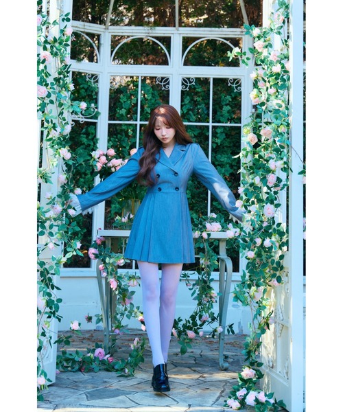 MISTREASS(ミストレアス)の「Lace cuffs jacket dress(テーラードジャケット・レディース・グレー/モカ・FREE)」の3枚目の写真