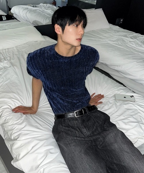 COSYHARU(コシハル)の「ベロアラウンド半袖Tシャツ(Tシャツ/カットソー・メンズ・チャコール/ブラック/ネイビー/ホワイト・LARGE/MEDIUM)」の6枚目の写真