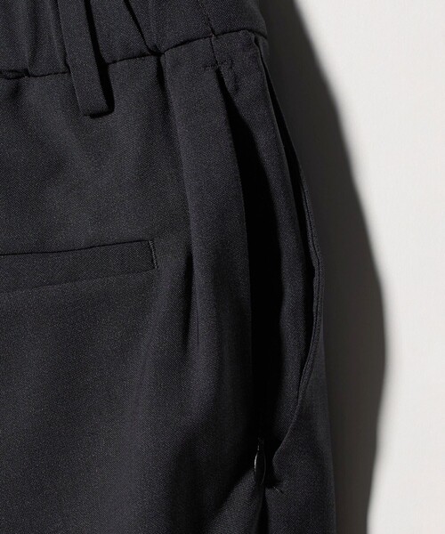 UNITED ARROWS（ユナイテッドアローズ）の「ウールルック ノープリーツ テーパード パンツ UA COZY　ウォッシャブル　ヨコストレッチ（スラックス・メンズ・ダークグレー/モカ・XXL/L/M/XL/S/XXXL）」の4枚目の写真