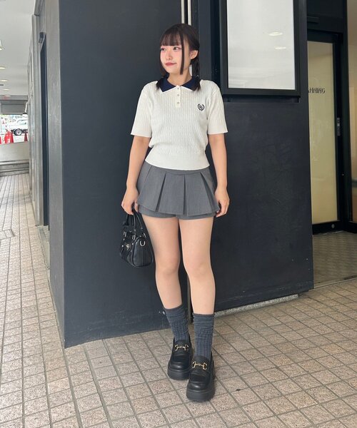 Another Branch olive des olive(アナザーブランチオリーブデオリーブ)の「バイカラーがアクセント、2枚衿ケーブルポロ(ニット/セーター・レディース・アイボリー/ボルドー/ブルー/グレー/ネイビー・FREE)」の9枚目の写真