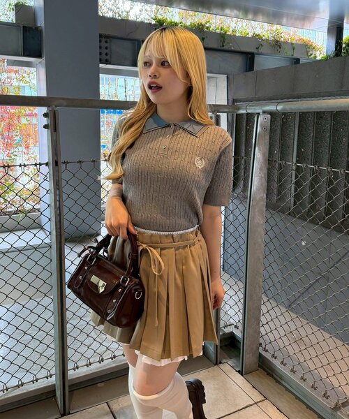 Another Branch olive des olive(アナザーブランチオリーブデオリーブ)の「バイカラーがアクセント、2枚衿ケーブルポロ(ニット/セーター・レディース・アイボリー/ボルドー/ブルー/グレー/ネイビー・FREE)」の13枚目の写真