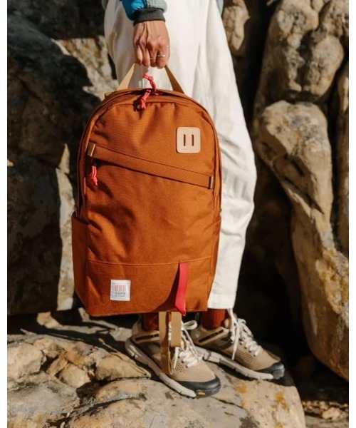 TOPO DESIGNS（トポデザインズ）の「FINEBOYS掲載モデル【TOPO DESIGNS】DAYPACK CLASSIC（バックパック/リュック・レディース・ブラック/グレー・ONE SIZE）」の8枚目の写真