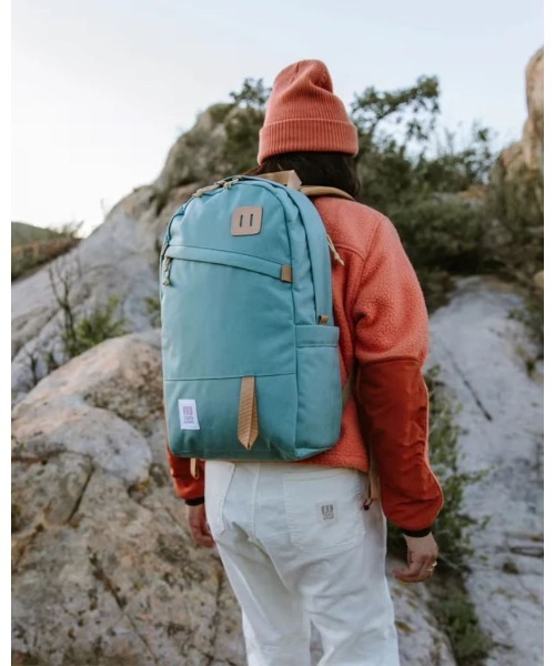 TOPO DESIGNS（トポデザインズ）の「FINEBOYS掲載モデル【TOPO DESIGNS】DAYPACK CLASSIC（バックパック/リュック・レディース・ブラック/グレー・ONE SIZE）」の7枚目の写真