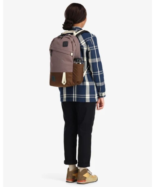 TOPO DESIGNS（トポデザインズ）の「FINEBOYS掲載モデル【TOPO DESIGNS】DAYPACK CLASSIC（バックパック/リュック・レディース・ブラック/グレー・ONE SIZE）」の9枚目の写真