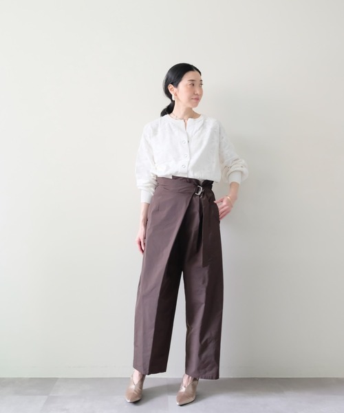 DOLLUPOOPS(ドールアップウップス)の「Flower Jacquard Knit Top(フラワージャガードニットトップス)(カーディガン/ボレロ・レディース・オフホワイト・FREE)」の2枚目の写真