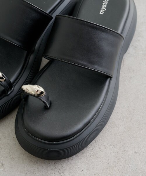 mystic（ミスティック）の「ボリュームソールモチーフサンダル（サンダル・レディース・ブラック・36/37/38）」の4枚目の写真