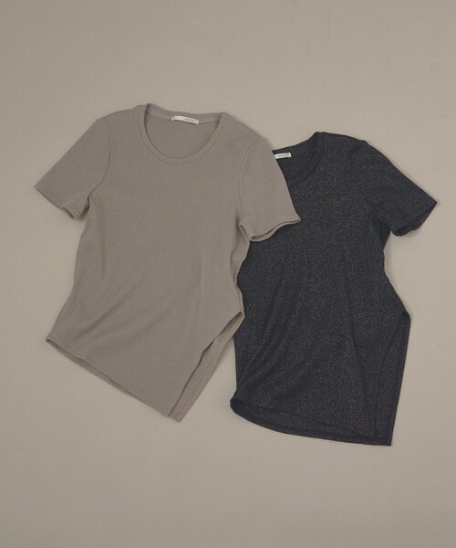 qualite(カリテ)の「【大人ラメ×スリット】ラメテレコTシャツ 春服 夏服 スリット(Tシャツ/カットソー・レディース・ブラック/オフホワイト/ベージュ・フリー)」の4枚目の写真