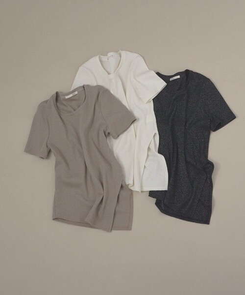 qualite(カリテ)の「【大人ラメ×スリット】ラメテレコTシャツ 春服 夏服 スリット(Tシャツ/カットソー・レディース・ブラック/オフホワイト/ベージュ・フリー)」の10枚目の写真