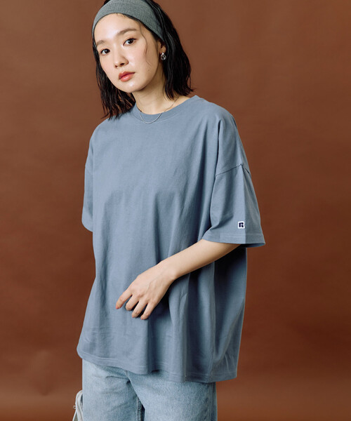 FREAK'S STORE(フリークスストア)の「限定展開 RUSSELL ATHLETIC × FREAK'S STORE/ラッセルアスレチック 別注 ビッグ シルエット 半袖 Tシャツ(Tシャツ/カットソー・レディース・オフホワイト/ネイビー/ブラック/サックスブルー/ライトグレー/レッド・フリ-)」の17枚目の写真