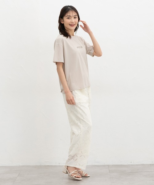 Honeys(ハニーズ)の「【ハニさら・接触冷感・UVカット・遮熱】きれいめロゴTシャツ(Tシャツ/カットソー・レディース・ベージュ/ブラック/モカ/ライトブルー/オフホワイト・LL/S/M/L)」の17枚目の写真
