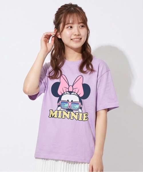 BABYDOLL(ベビードール)の「親子お揃い ディズニー リゾート柄レンチキュラーTシャツ 1587A(Tシャツ/カットソー・メンズ・ブルー/ライトブルー/ホワイト系1/ホワイト系2/イエロー×グリーン/パープル・ユニセックスS/ユニセックスM/ユニセックスL/ユニセックスXL)」の5枚目の写真