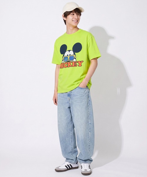 BABYDOLL(ベビードール)の「親子お揃い ディズニー リゾート柄レンチキュラーTシャツ 1587A(Tシャツ/カットソー・メンズ・ブルー/ライトブルー/ホワイト系1/ホワイト系2/イエロー×グリーン/パープル・ユニセックスS/ユニセックスM/ユニセックスL/ユニセックスXL)」の9枚目の写真