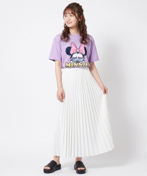 BABYDOLL(ベビードール)の「親子お揃い ディズニー リゾート柄レンチキュラーTシャツ 1587A(Tシャツ/カットソー・メンズ・ブルー/ライトブルー/ホワイト系1/ホワイト系2/イエロー×グリーン/パープル・ユニセックスS/ユニセックスM/ユニセックスL/ユニセックスXL)」の7枚目の写真