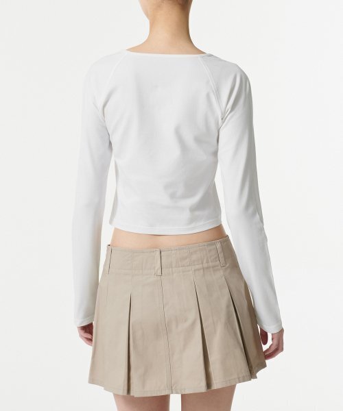 MUSINSA STANDARD WOMAN（ムシンサスタンダードウーマン）の「ウィメンズスリムスクープネックラグラン長袖Tシャツ[ホワイト]（Tシャツ/カットソー・レディース・その他・SMALL/MEDIUM/LARGE/X-SMALL）」の2枚目の写真