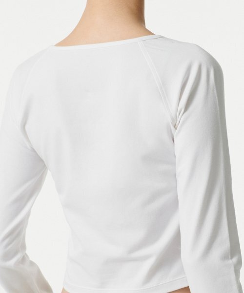 MUSINSA STANDARD WOMAN（ムシンサスタンダードウーマン）の「ウィメンズスリムスクープネックラグラン長袖Tシャツ[ホワイト]（Tシャツ/カットソー・レディース・その他・SMALL/MEDIUM/LARGE/X-SMALL）」の4枚目の写真