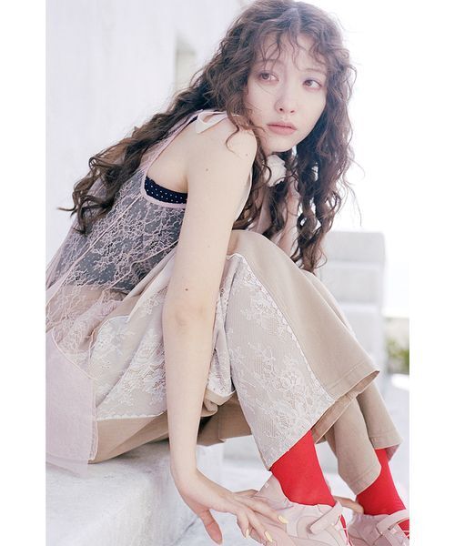 FURFUR(ファーファー)の「レースドッキングカーブデニムパンツ(デニムパンツ・レディース・ベージュ/ブラック/サックスブルー・0/1)」の10枚目の写真